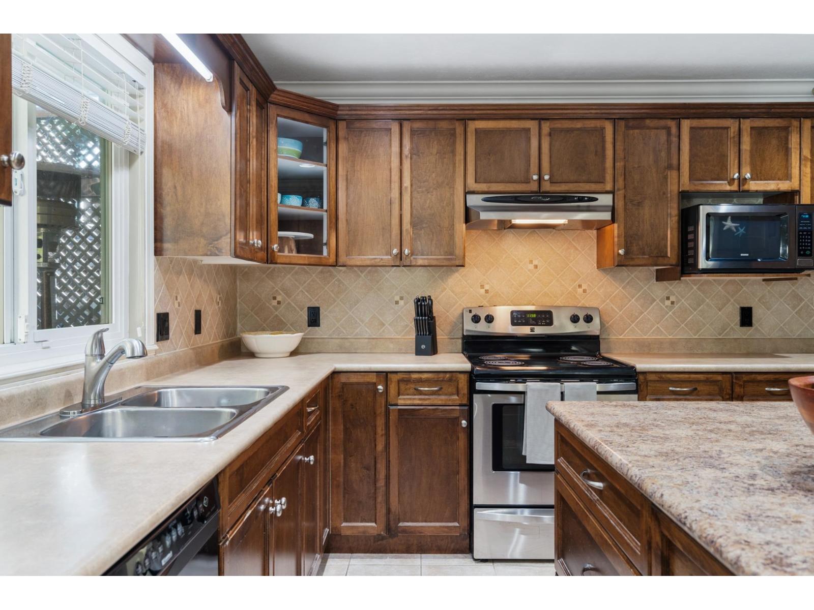 10118 171a Street, Surrey, British Columbia  V4N 3L3 - Photo 10 - R3073212