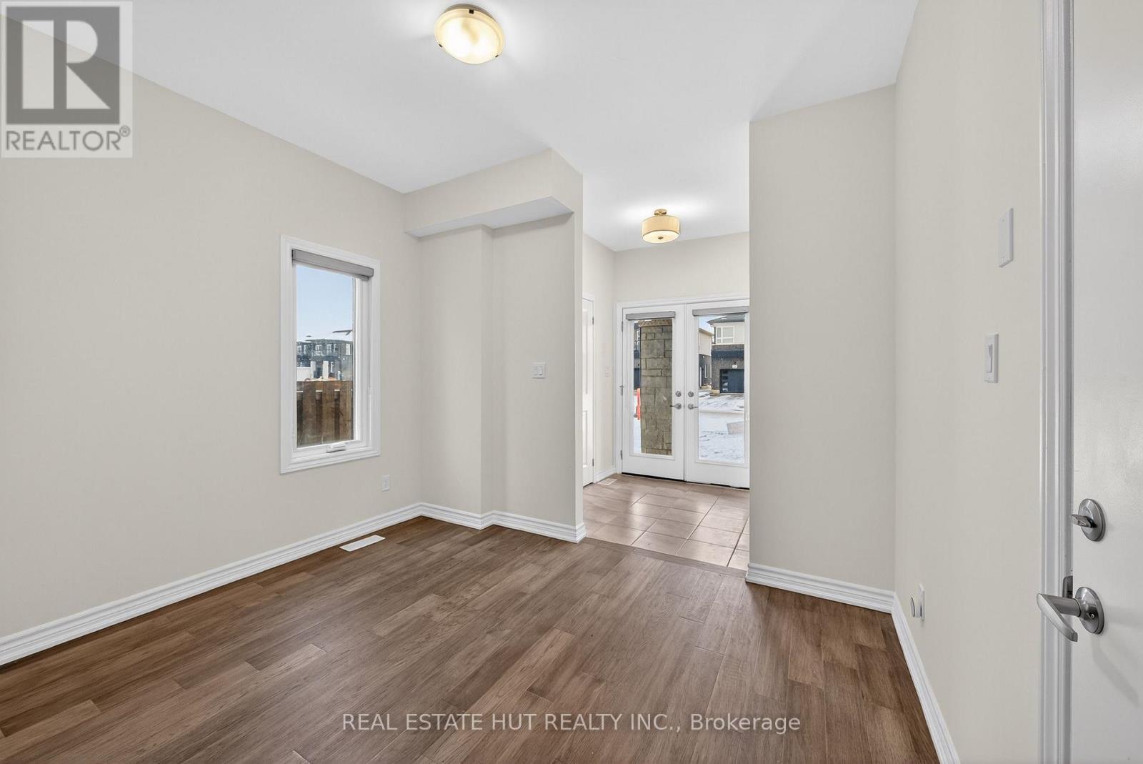 3241 Parker Avenue, Fort Erie, Ontario L0S 1N0 - Photo 8 - X12608368