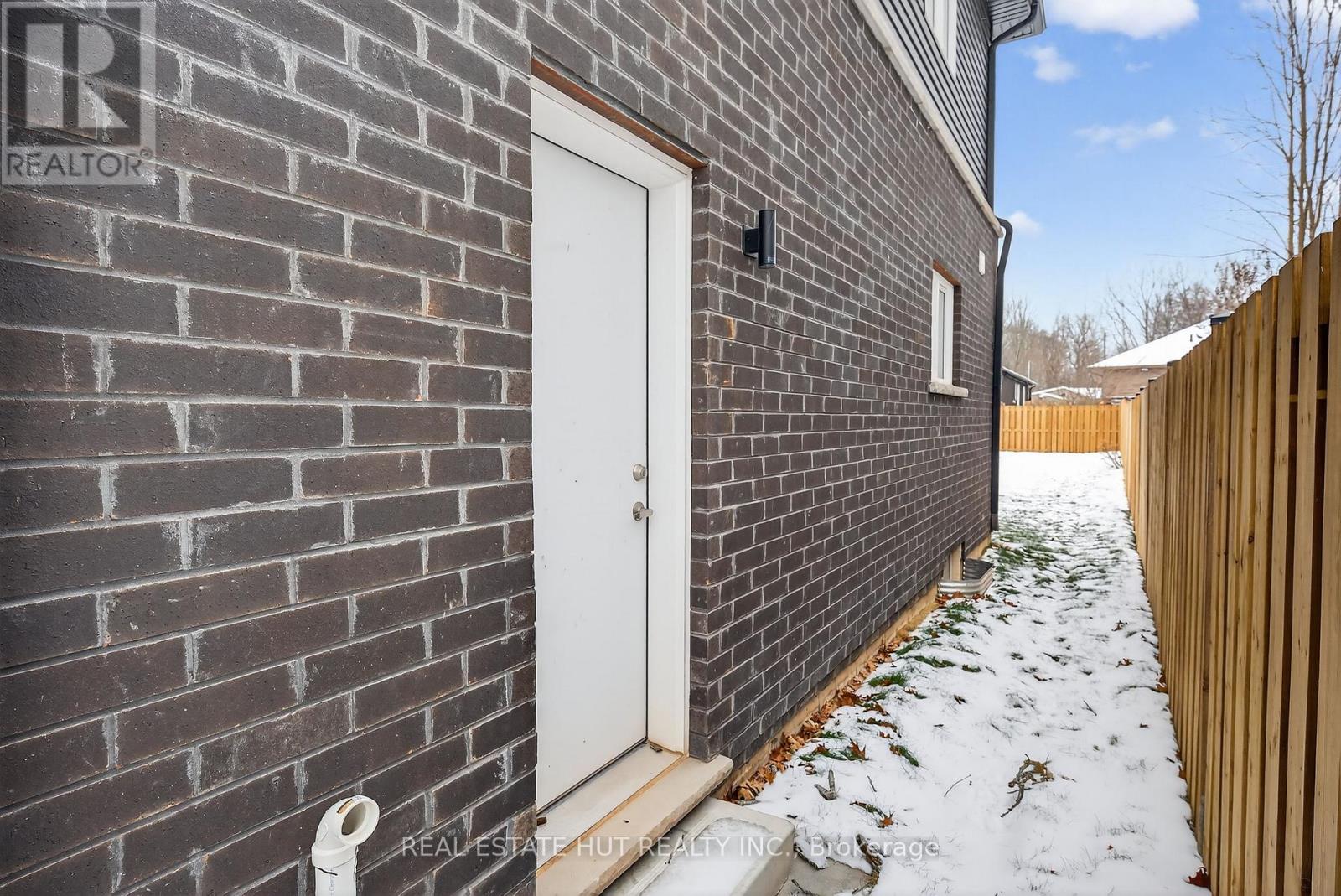 3241 Parker Avenue, Fort Erie, Ontario L0S 1N0 - Photo 6 - X12608368