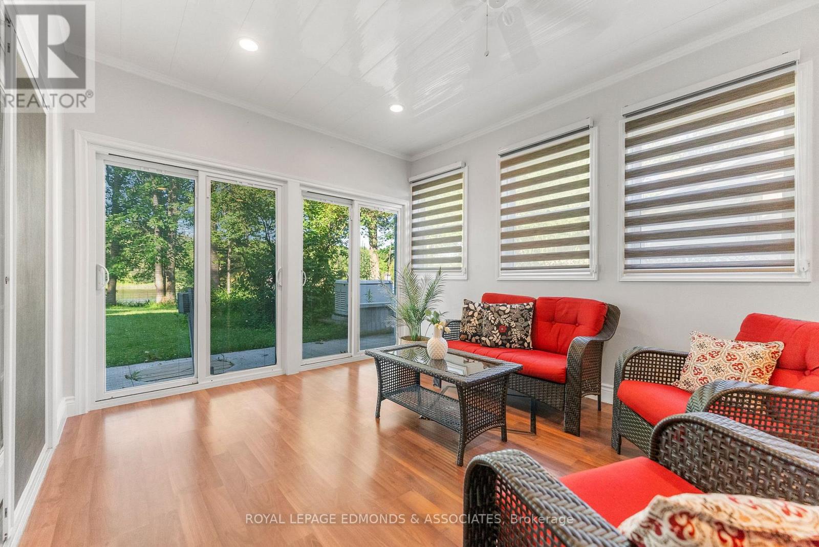 731 Francie Lane, Laurentian Valley, Ontario  K8A 6W2 - Photo 11 - X12459369