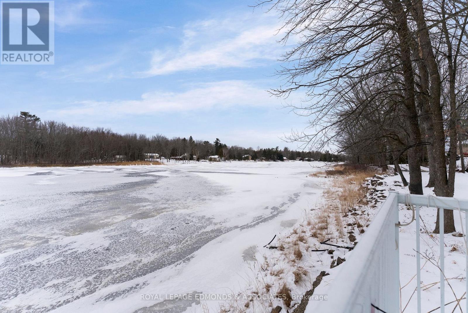 731 Francie Lane, Laurentian Valley, Ontario  K8A 6W2 - Photo 27 - X12459369