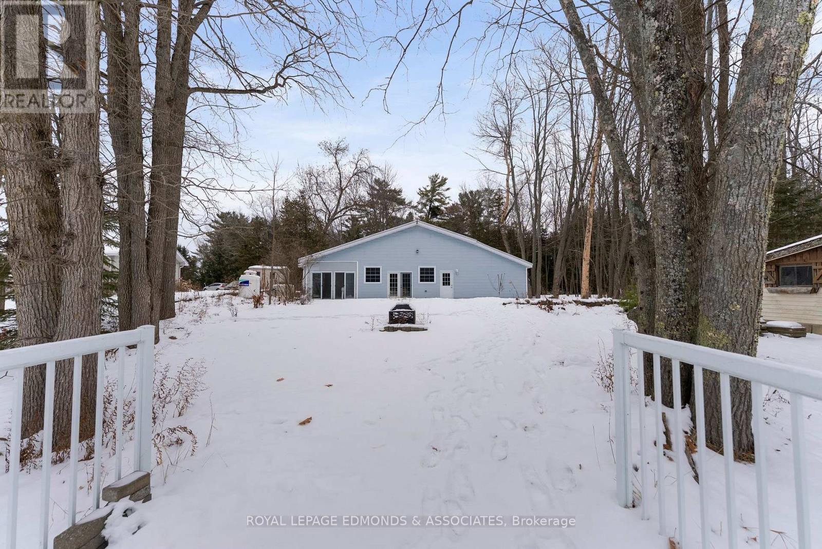 731 Francie Lane, Laurentian Valley, Ontario  K8A 6W2 - Photo 23 - X12459369