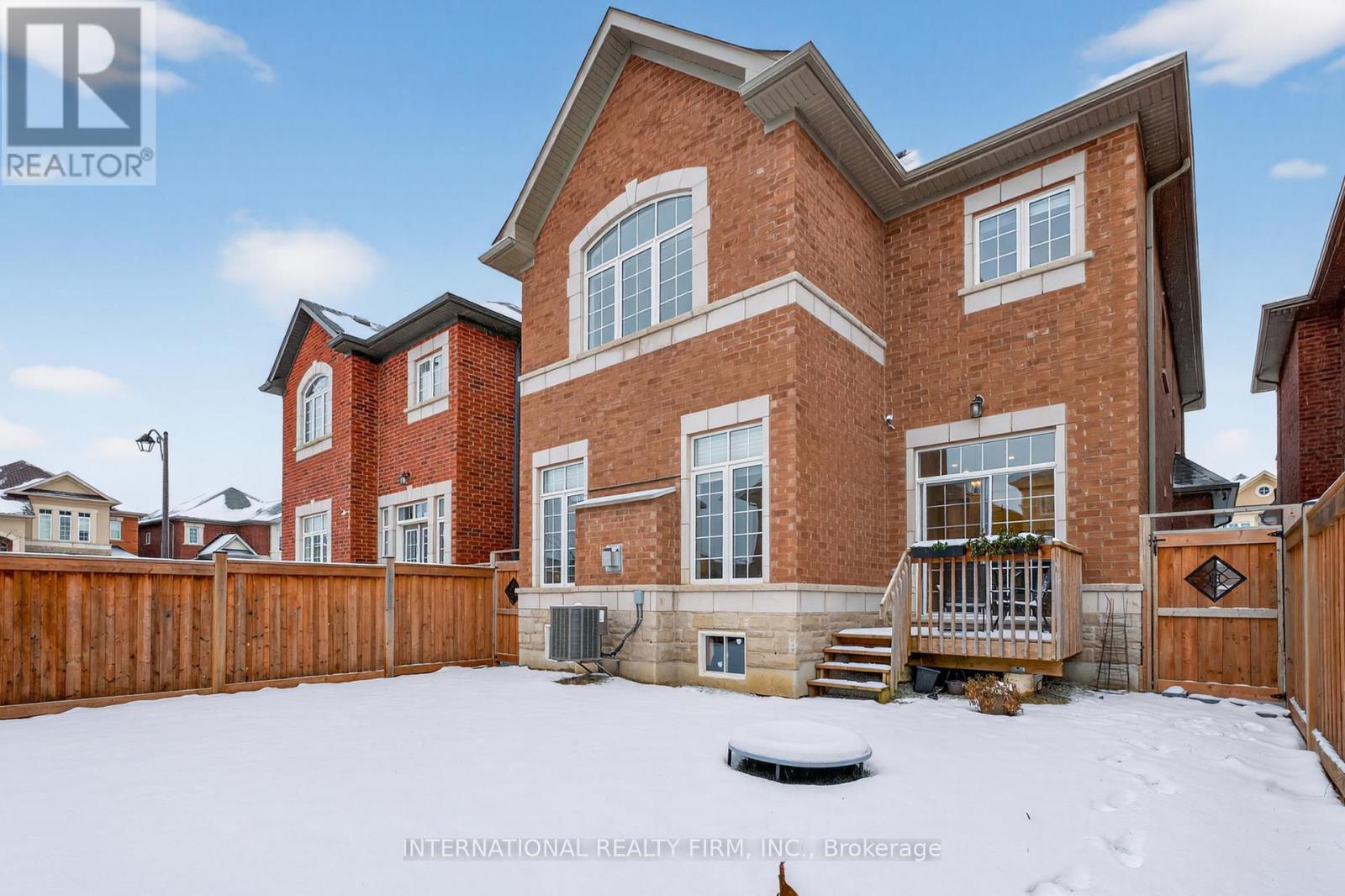 254 Niagara Trail, Halton Hills, Ontario  L7G 0M4 - Photo 2 - W12613838