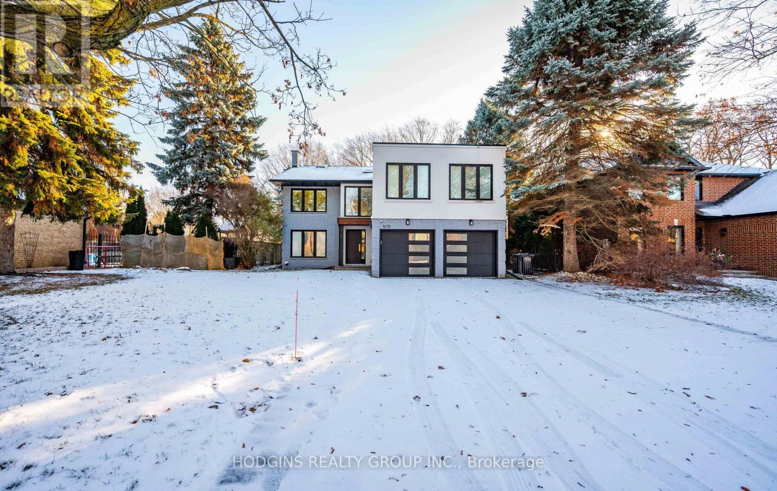 1670 Caverly Court, Mississauga, Ontario  L5L 3L7 - Photo 2 - W12458225