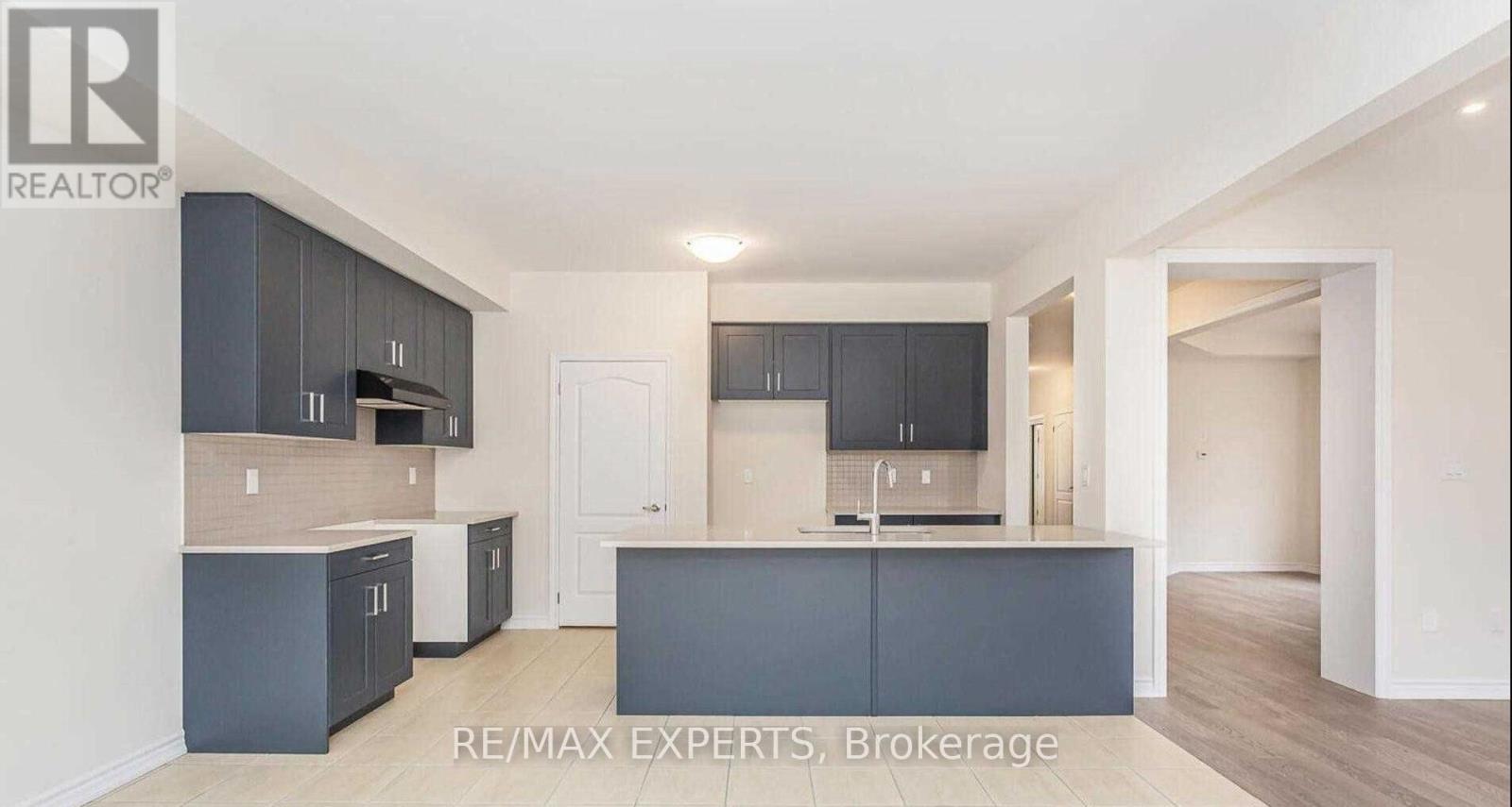 72 Malcolm Crescent, Haldimand, Ontario  N3W 0E9 - Photo 5 - X12613566