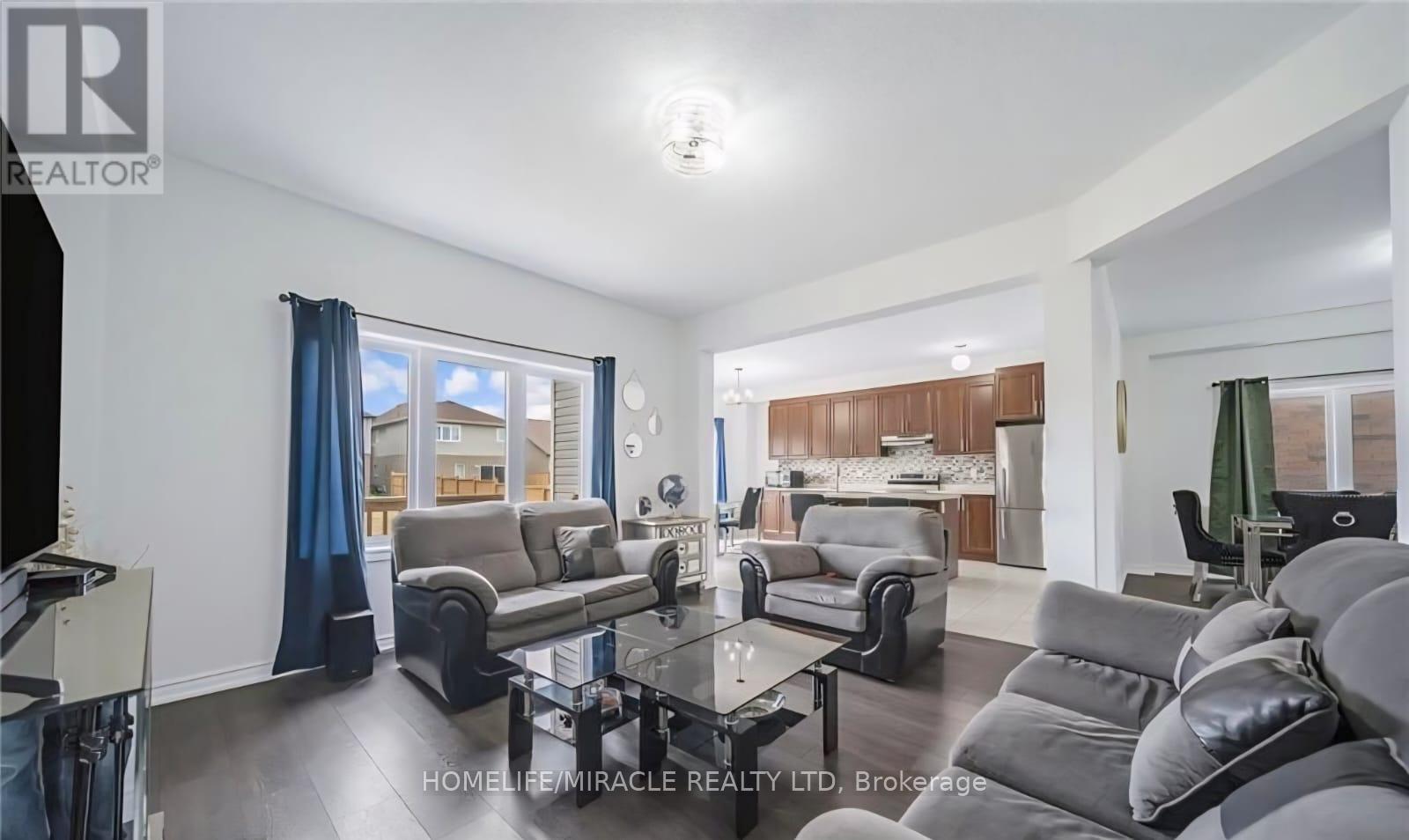 44 Cottonwood Crescent, Welland, Ontario  L3B 0J4 - Photo 4 - X12616374