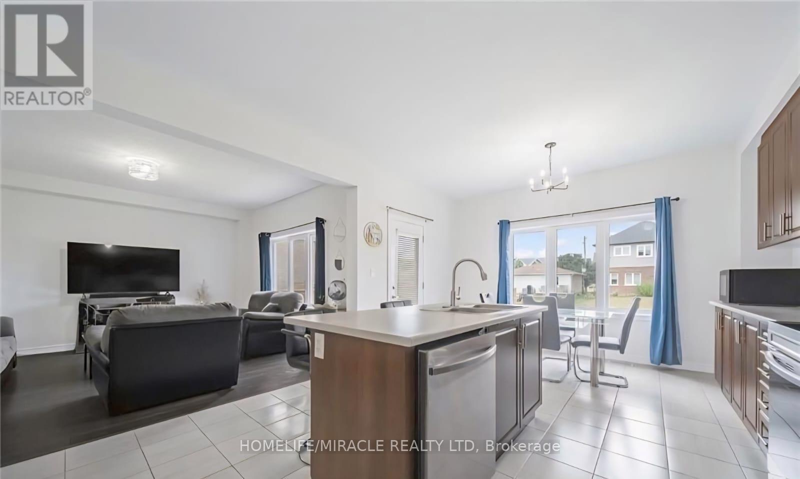 44 Cottonwood Crescent, Welland, Ontario  L3B 0J4 - Photo 8 - X12616374