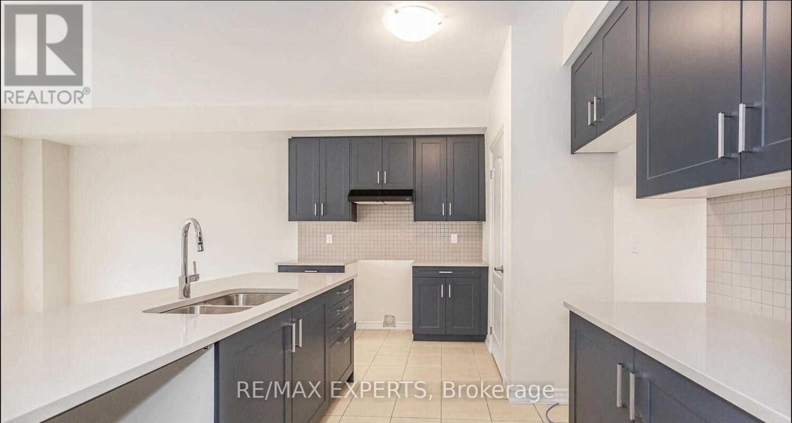 72 Malcolm Crescent, Haldimand, Ontario  N3W 0E9 - Photo 6 - X12613566