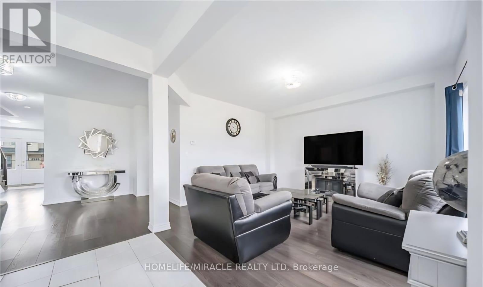 44 Cottonwood Crescent, Welland, Ontario  L3B 0J4 - Photo 6 - X12616374