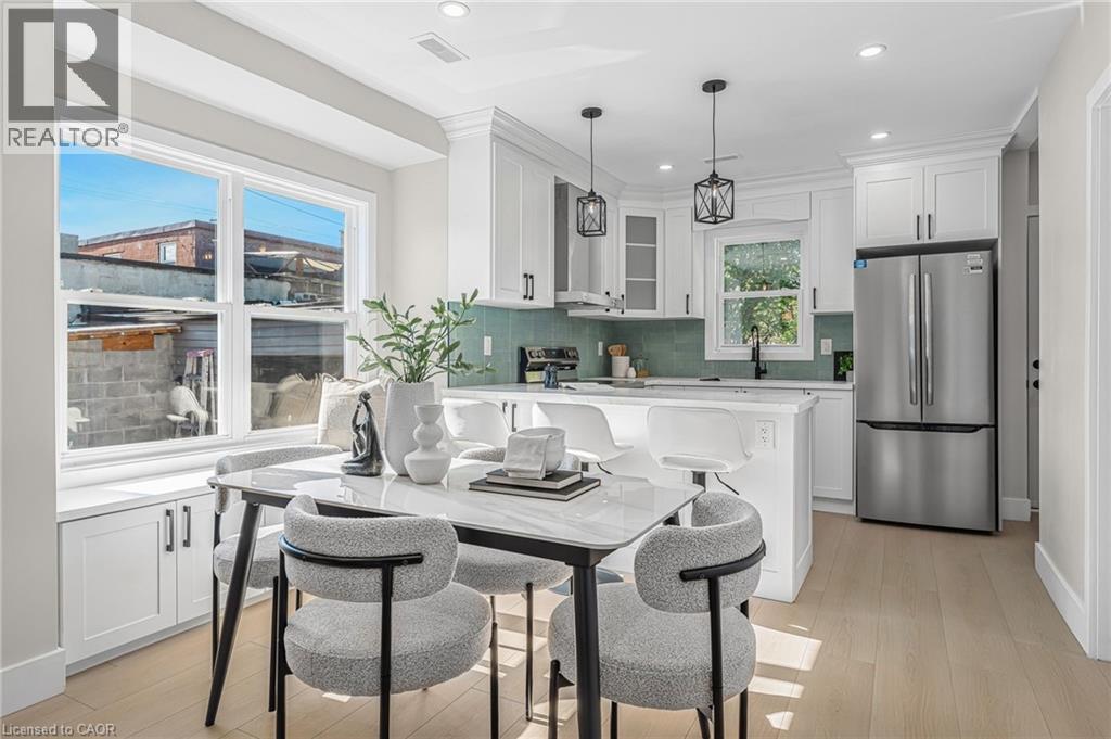 56 East 34th Street, Hamilton, Ontario  L8V 3W3 - Photo 9 - 40793374