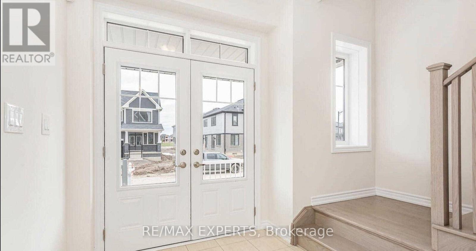 72 Malcolm Crescent, Haldimand, Ontario  N3W 0E9 - Photo 2 - X12613566