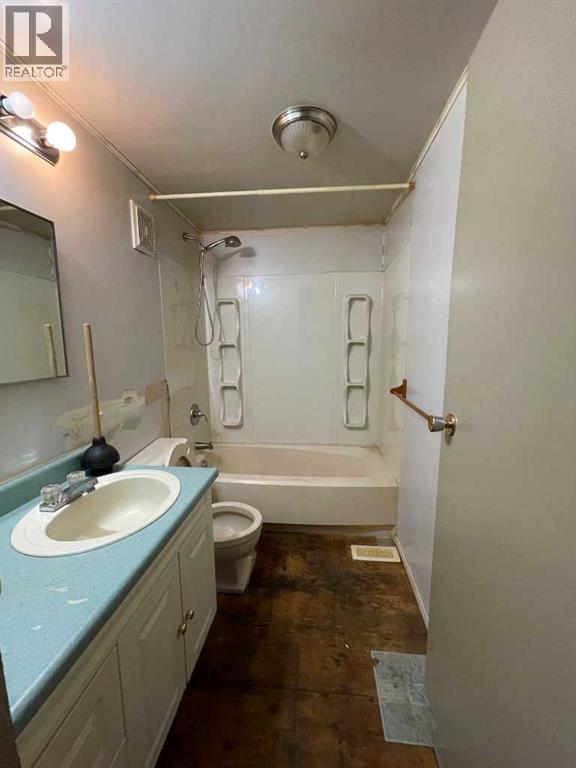 9902 106a Street, High Level, Alberta  T0H 1Z0 - Photo 12 - A2248489