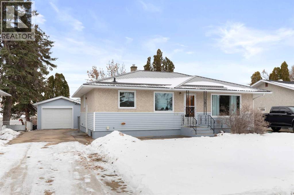 283 12 Street Ne, Medicine Hat, Alberta  T1A 5T8 - Photo 2 - A2272672