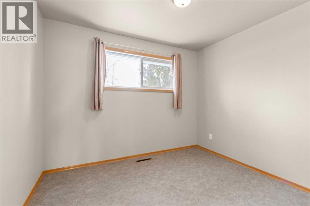 283 12 Street Ne, Medicine Hat, Alberta  T1A 5T8 - Photo 15 - A2272672