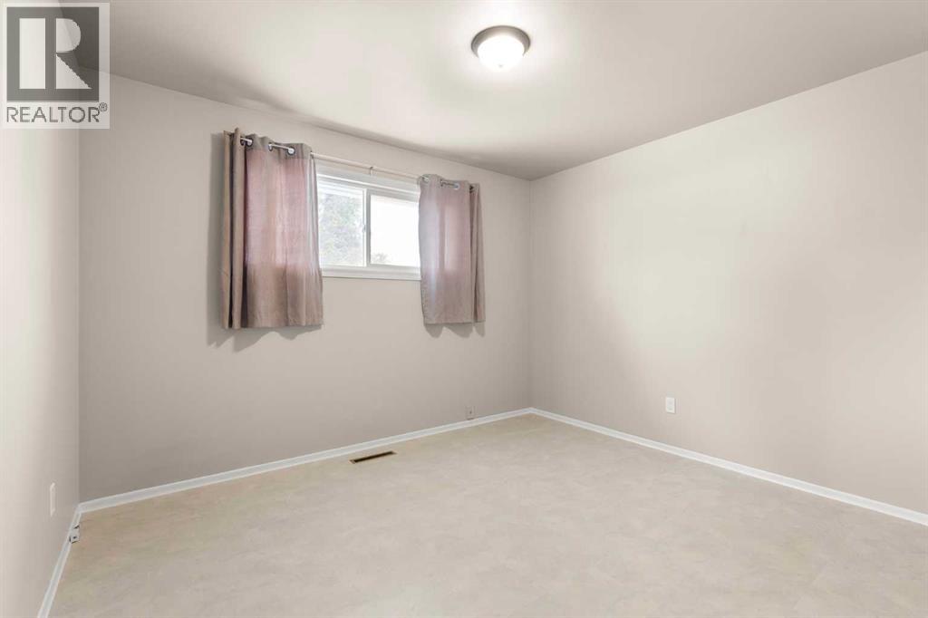 283 12 Street Ne, Medicine Hat, Alberta  T1A 5T8 - Photo 13 - A2272672