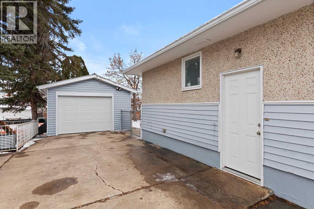 283 12 Street Ne, Medicine Hat, Alberta  T1A 5T8 - Photo 28 - A2272672