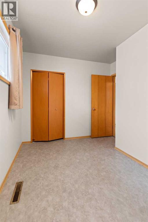 283 12 Street Ne, Medicine Hat, Alberta  T1A 5T8 - Photo 18 - A2272672