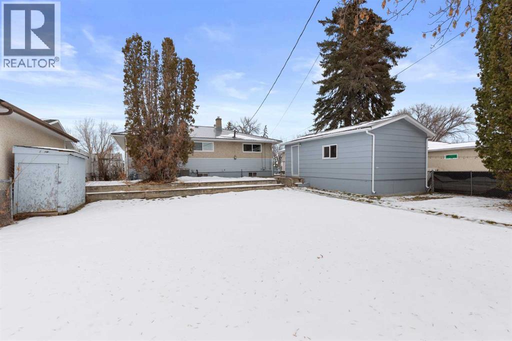 283 12 Street Ne, Medicine Hat, Alberta  T1A 5T8 - Photo 30 - A2272672