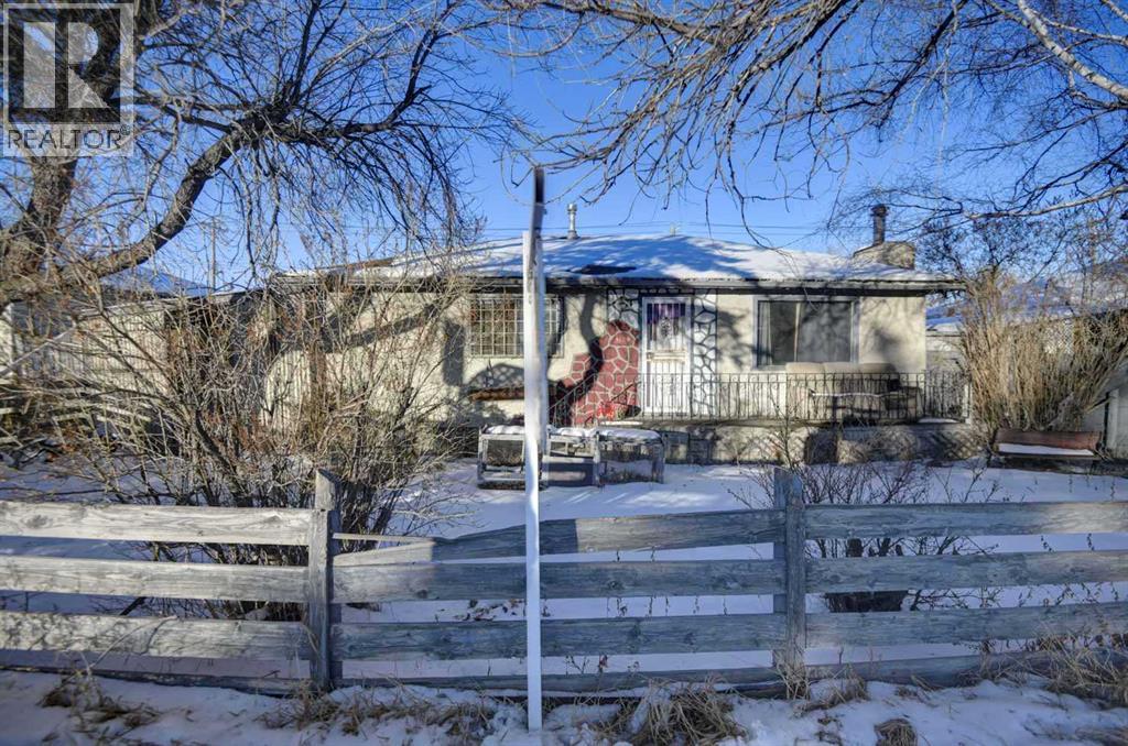 8124 Bowness Road Nw, Calgary, Alberta  T3B 0H6 - Photo 1 - A2274433