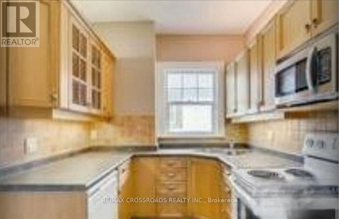 Main - 69 Lawrence Avenue E, Toronto, Ontario  M4N 1S5 - Photo 2 - C12616730