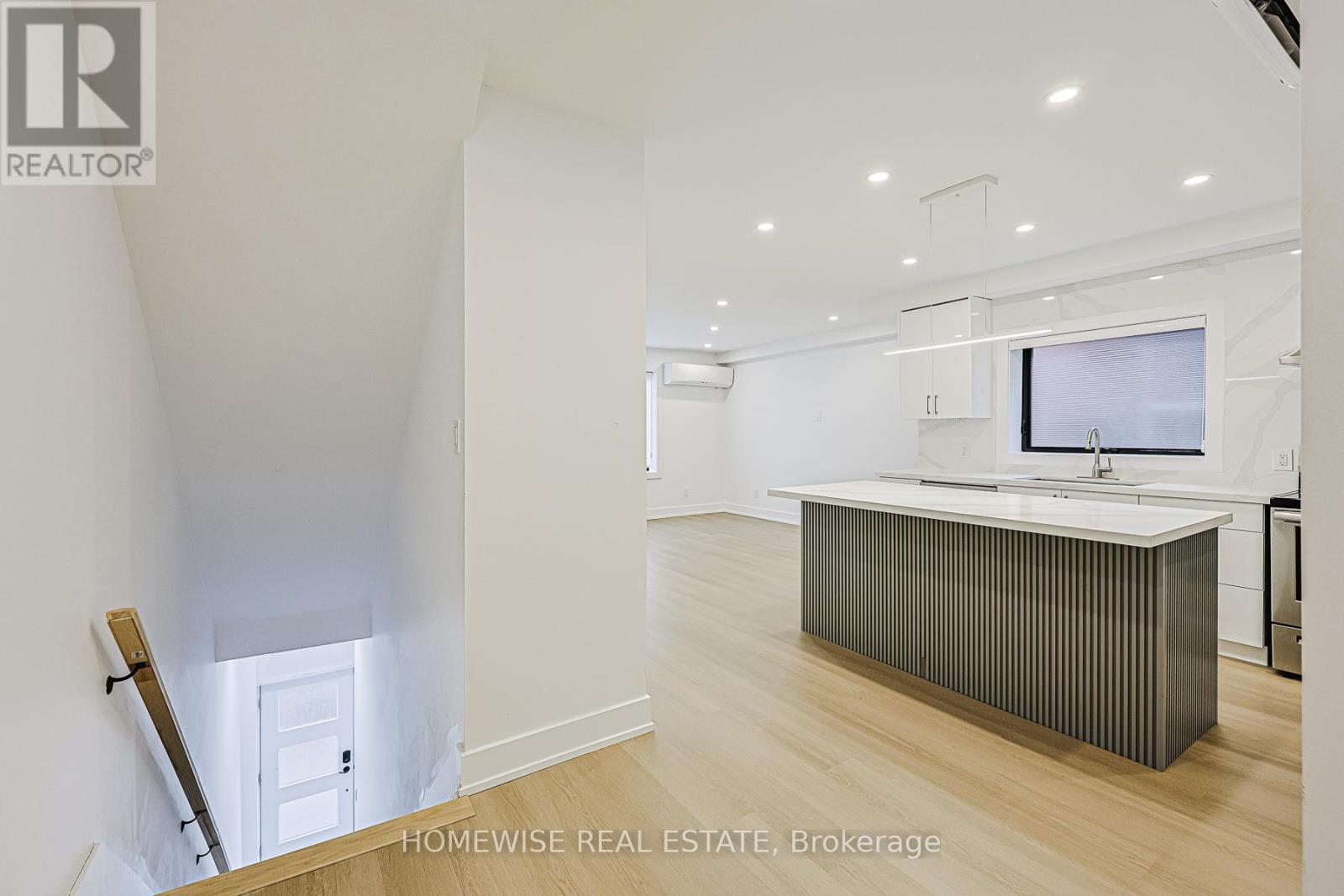 999 Eglington Avenue W, Toronto, Ontario  M6C 2C7 - Photo 11 - C12616746