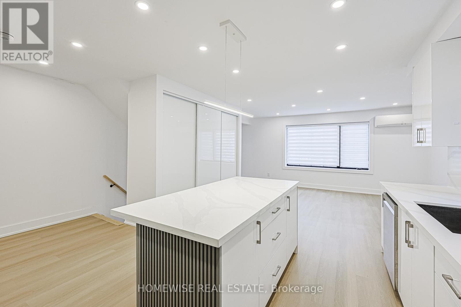 999 Eglington Avenue W, Toronto, Ontario  M6C 2C7 - Photo 20 - C12616746