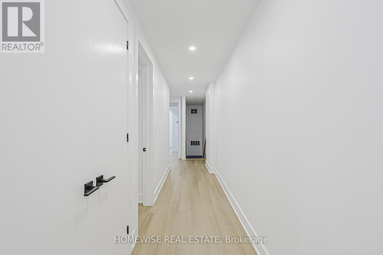 999 Eglington Avenue W, Toronto, Ontario  M6C 2C7 - Photo 30 - C12616746