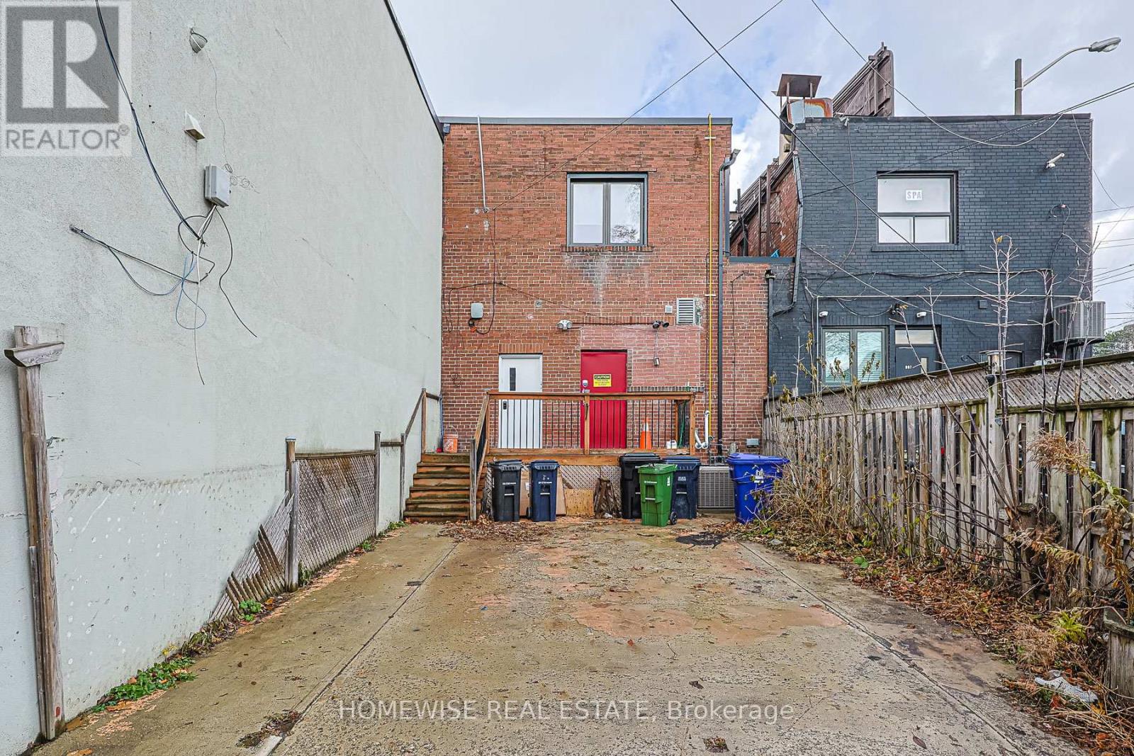 999 Eglington Avenue W, Toronto, Ontario  M6C 2C7 - Photo 8 - C12616746