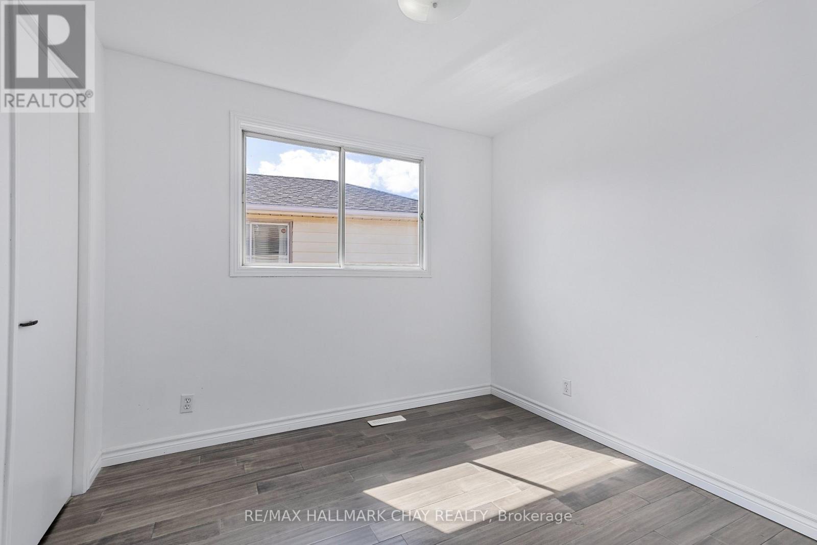 492 Britannia Avenue, Bradford West Gwillimbury, Ontario L3Z 1A7 - Photo 18 - N12616744