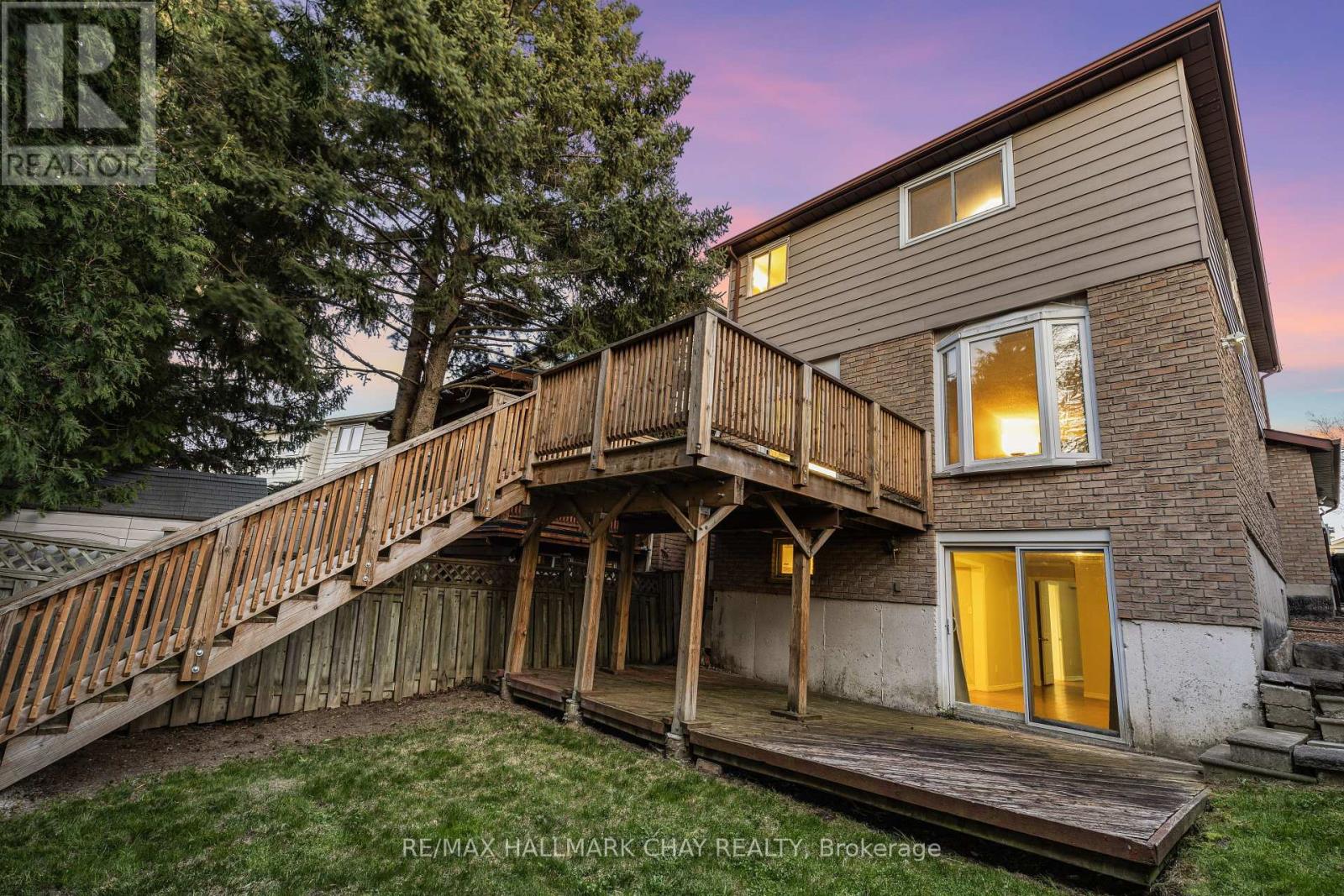 492 Britannia Avenue, Bradford West Gwillimbury, Ontario L3Z 1A7 - Photo 3 - N12616744