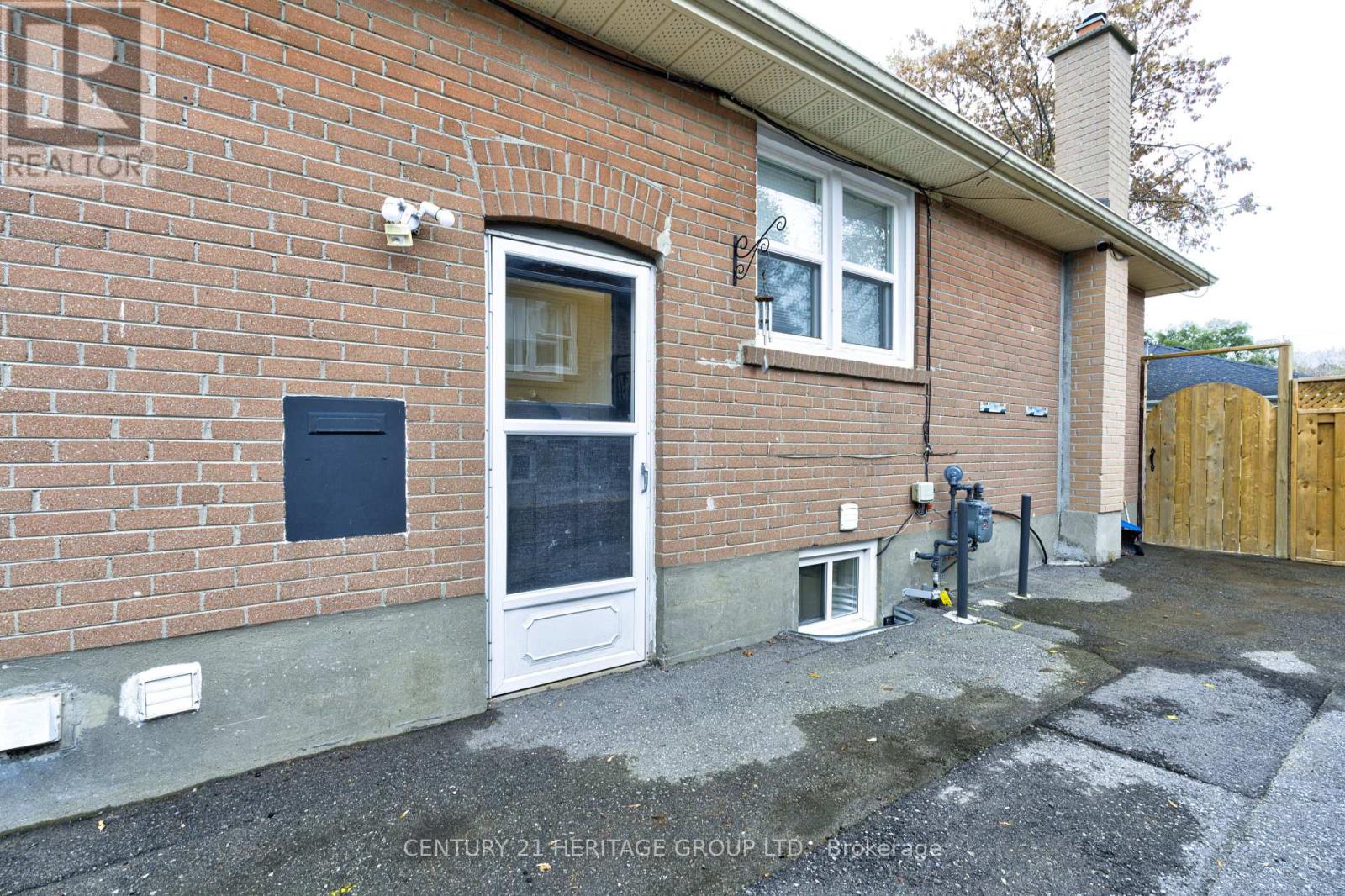 82 Harrison Drive, Newmarket, Ontario L3Y 4P4 - Photo 40 - N12616786