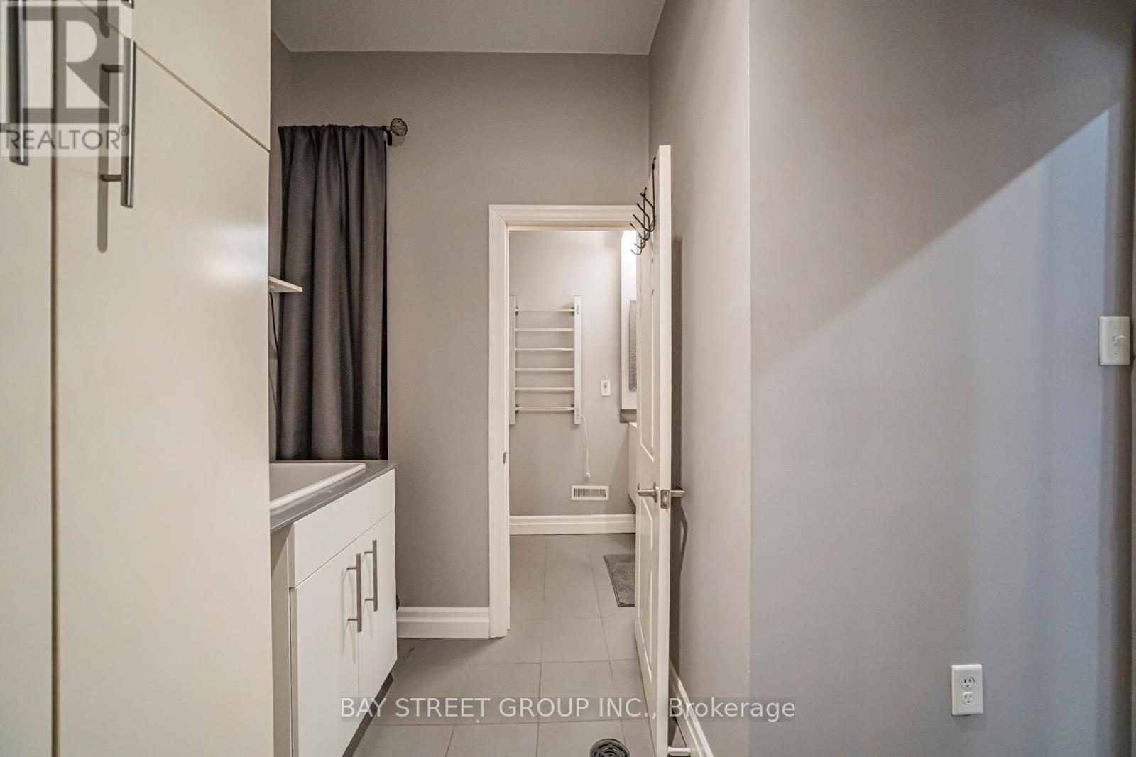 3311 Kings Masting Crescent, Mississauga, Ontario  L5L 1G5 - Photo 36 - W12615042