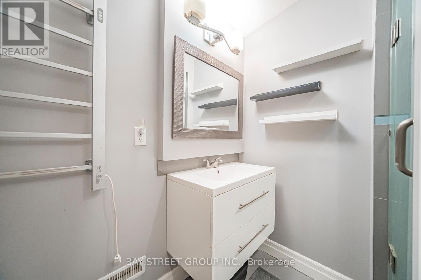 3311 Kings Masting Crescent, Mississauga, Ontario  L5L 1G5 - Photo 37 - W12615042