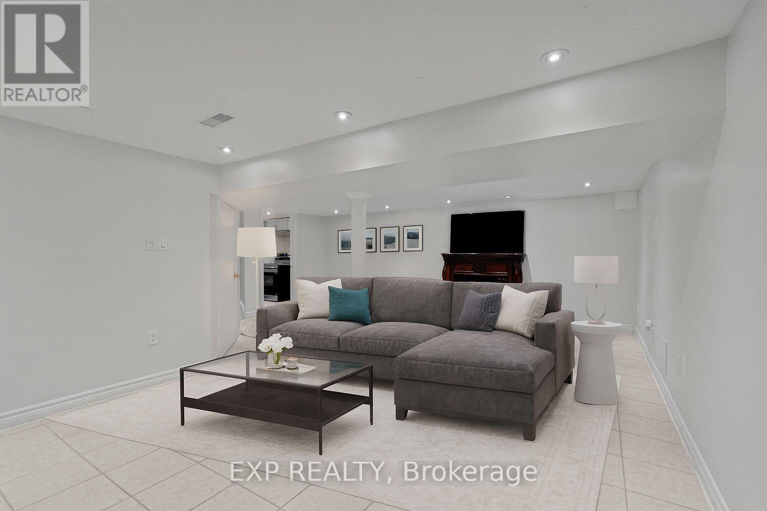 1331 St. James Avenue, Mississauga, Ontario  L5E 1J3 - Photo 35 - W12616564