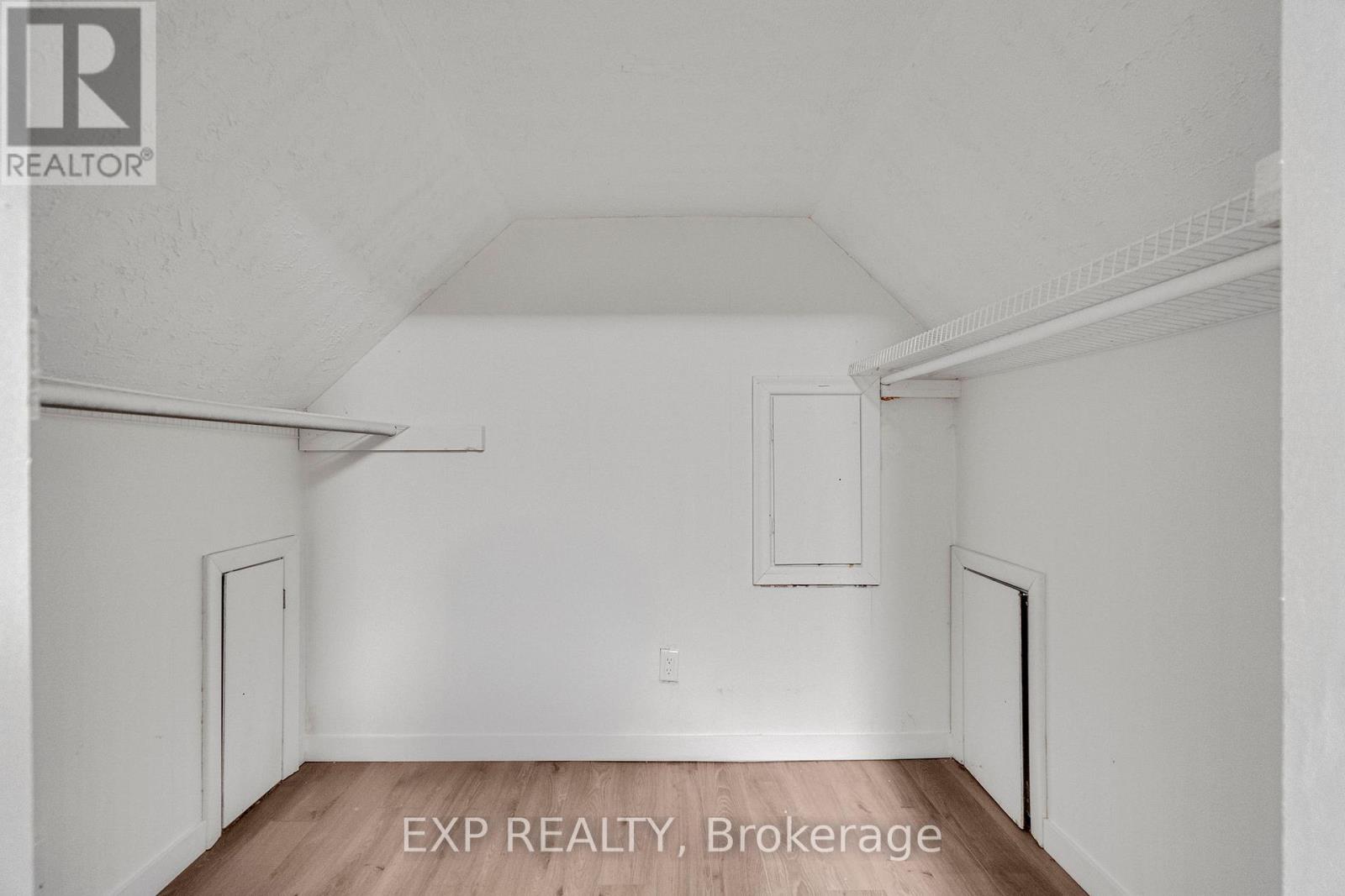 1331 St. James Avenue, Mississauga, Ontario  L5E 1J3 - Photo 32 - W12616564