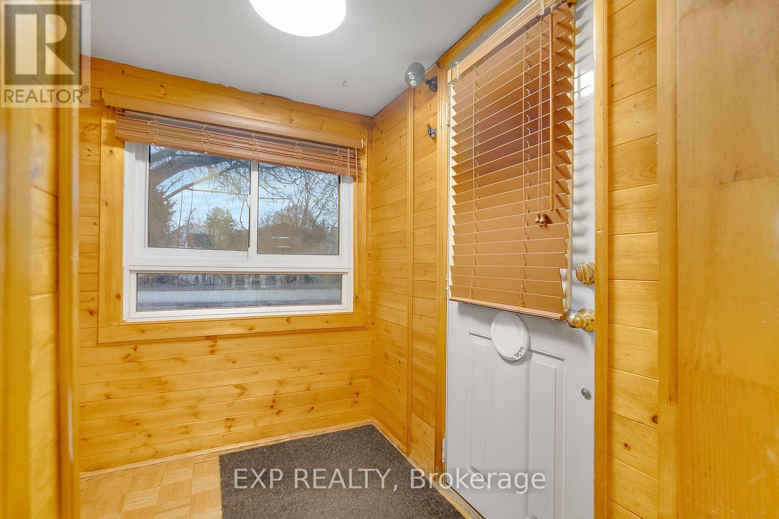 1331 St. James Avenue, Mississauga, Ontario  L5E 1J3 - Photo 7 - W12616564