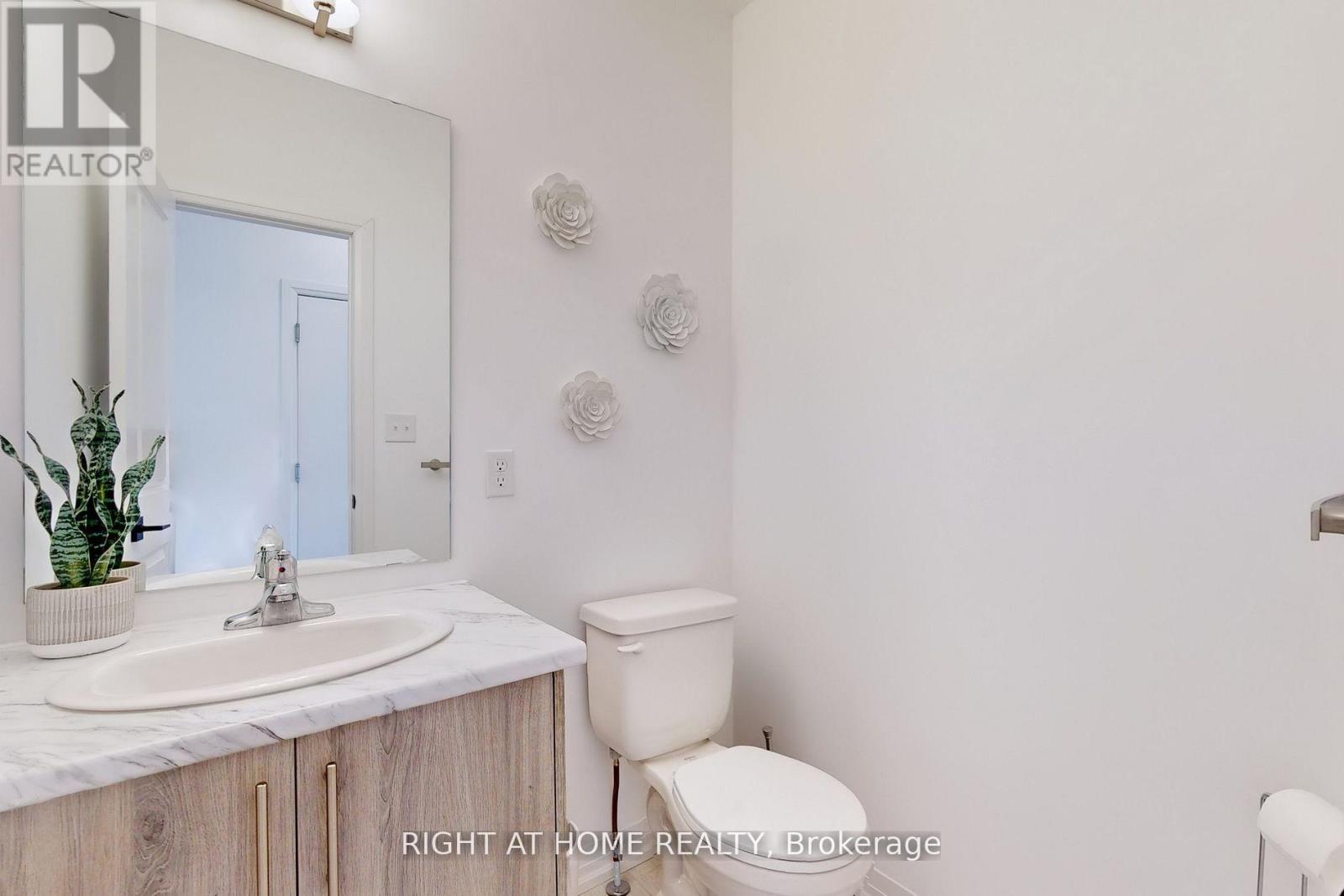 98 Fairlane Avenue, Barrie, Ontario L9J 0M5 - Photo 16 - S12616720