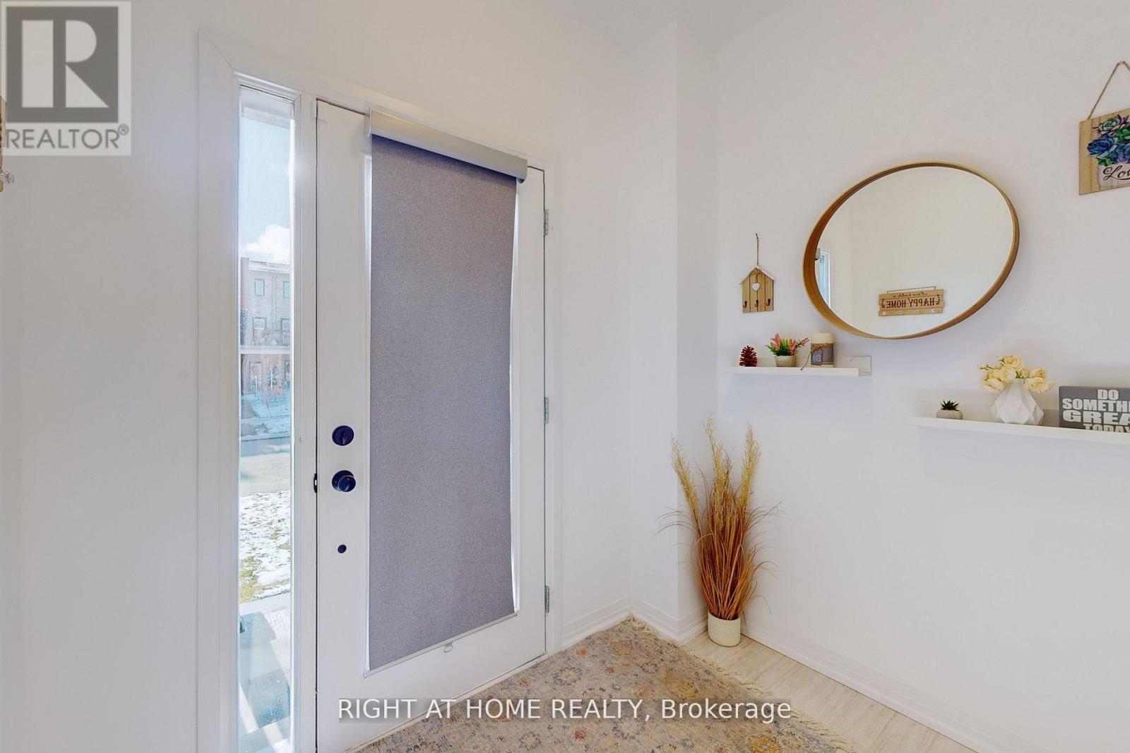 98 Fairlane Avenue, Barrie, Ontario L9J 0M5 - Photo 3 - S12616720