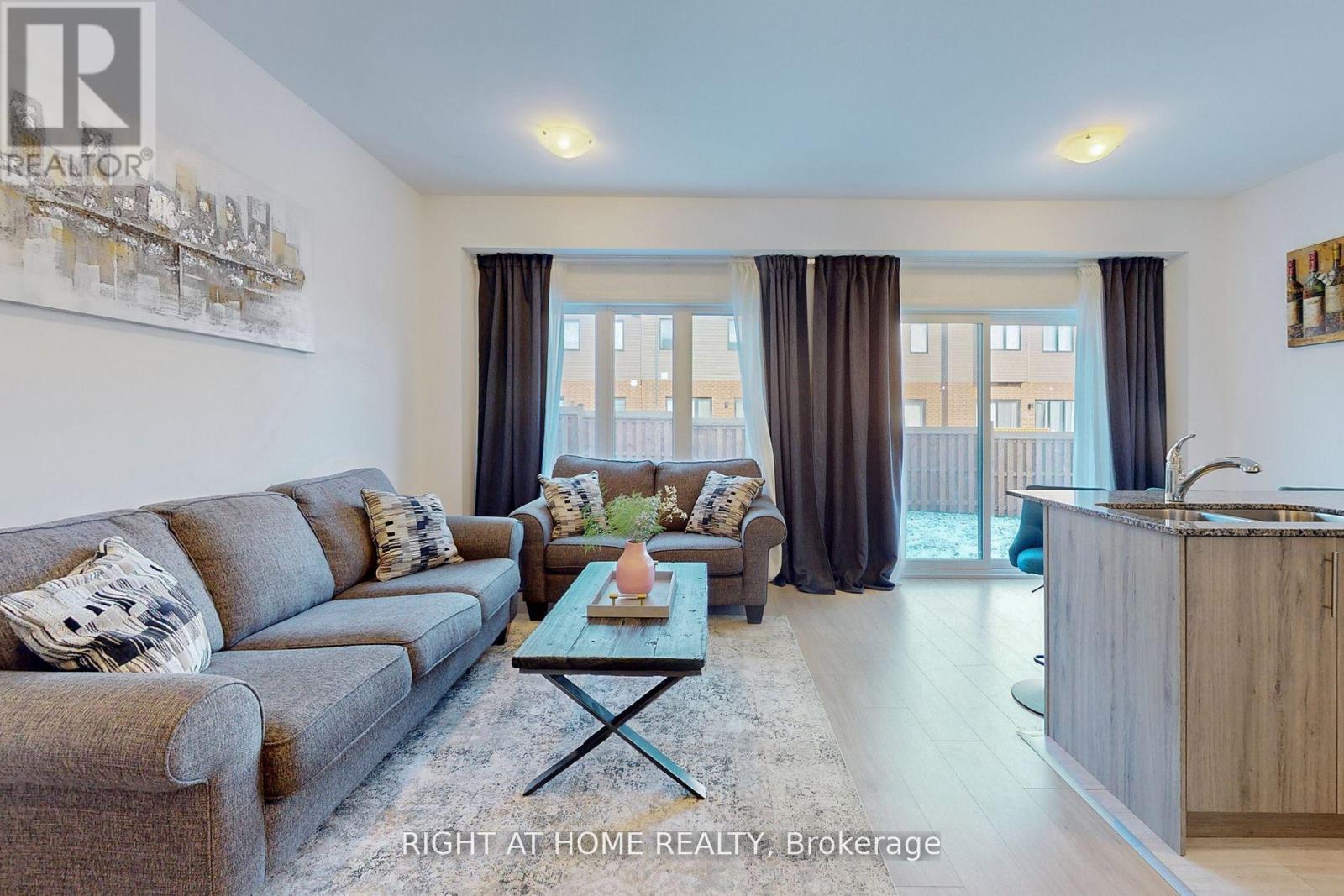 98 Fairlane Avenue, Barrie, Ontario L9J 0M5 - Photo 5 - S12616720