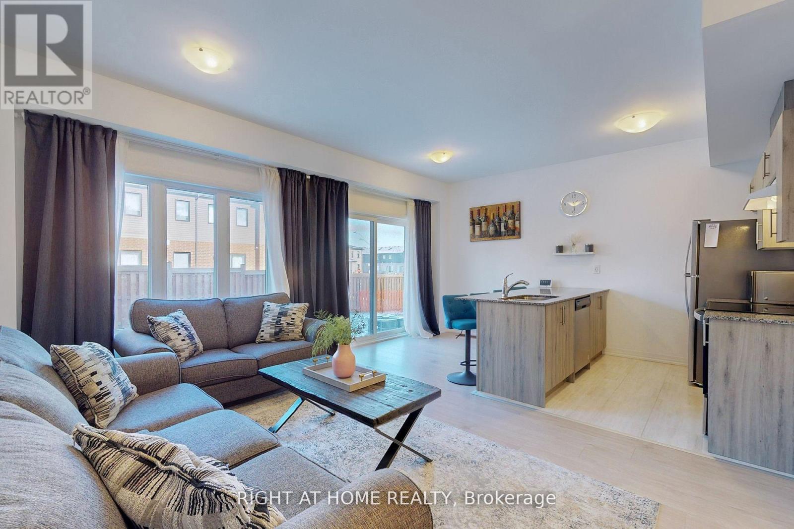 98 Fairlane Avenue, Barrie, Ontario L9J 0M5 - Photo 6 - S12616720