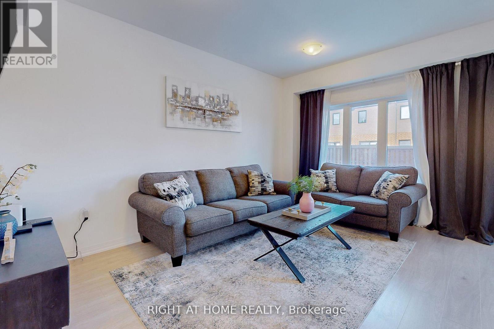 98 Fairlane Avenue, Barrie, Ontario L9J 0M5 - Photo 8 - S12616720