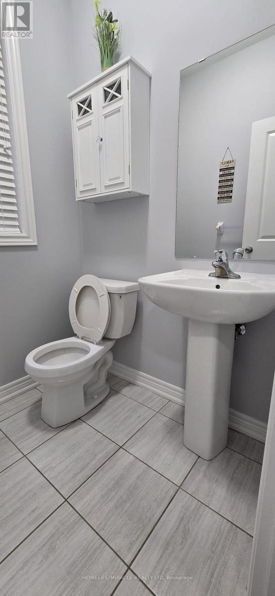 3 Brent Stephens Way, Brampton (Northwest Brampton), Ontario  L7A 5B6 - Photo 11 - W12616734