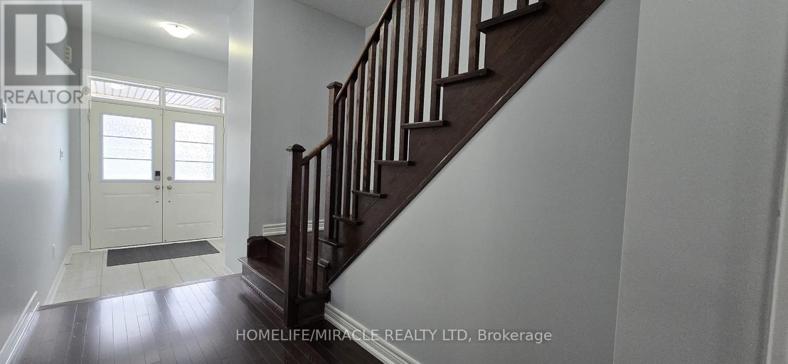3 Brent Stephens Way, Brampton (Northwest Brampton), Ontario  L7A 5B6 - Photo 2 - W12616734