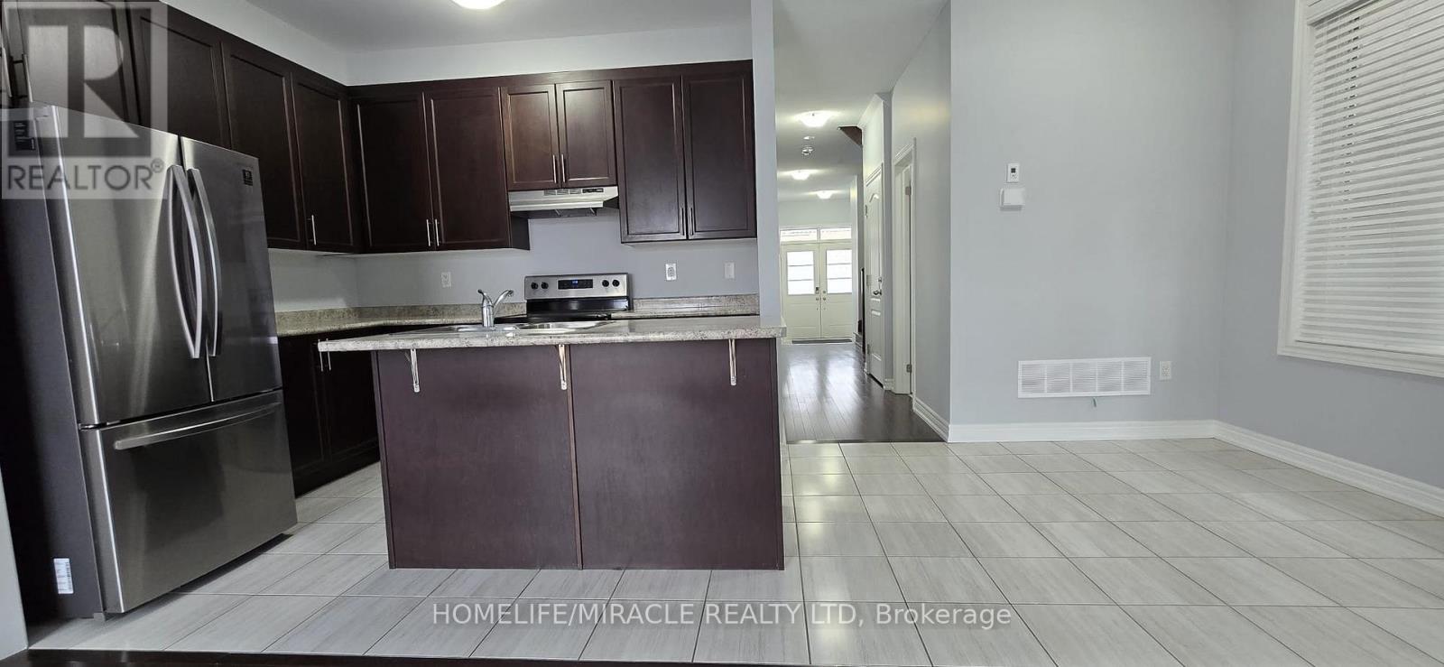 3 Brent Stephens Way, Brampton (Northwest Brampton), Ontario  L7A 5B6 - Photo 6 - W12616734