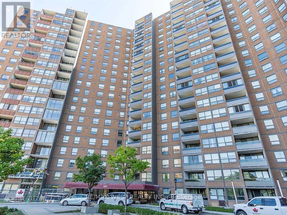 2101 - 627 THE WEST MALL, Toronto, Ontario