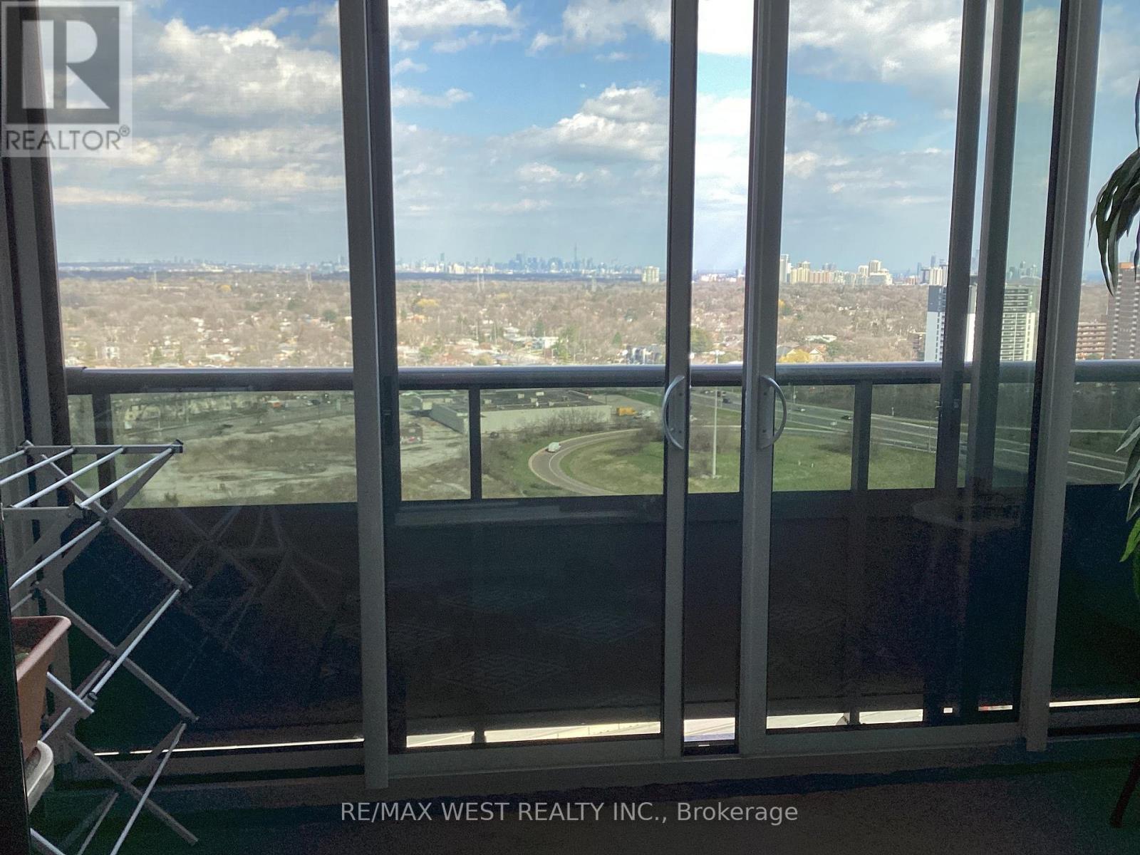 2101 - 627 The West Mall, Toronto, Ontario  M9C 4X5 - Photo 5 - W12616748