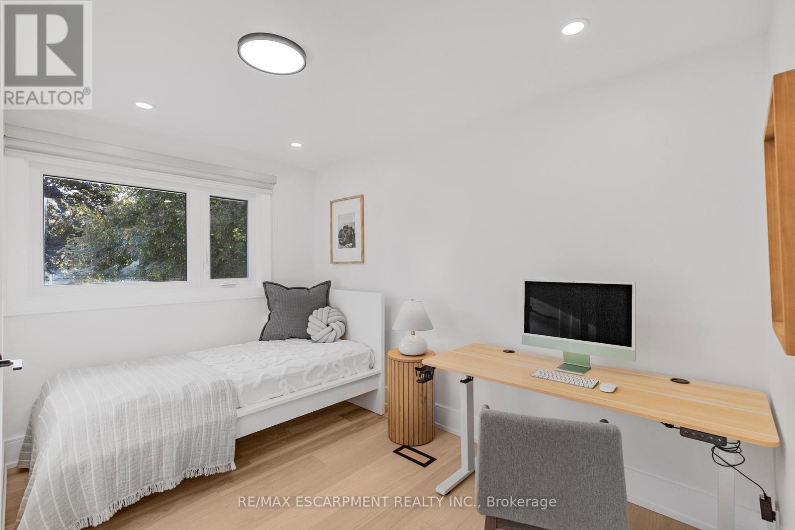 257 Strathcona Drive, Burlington, Ontario  L7L 2C9 - Photo 29 - W12616756