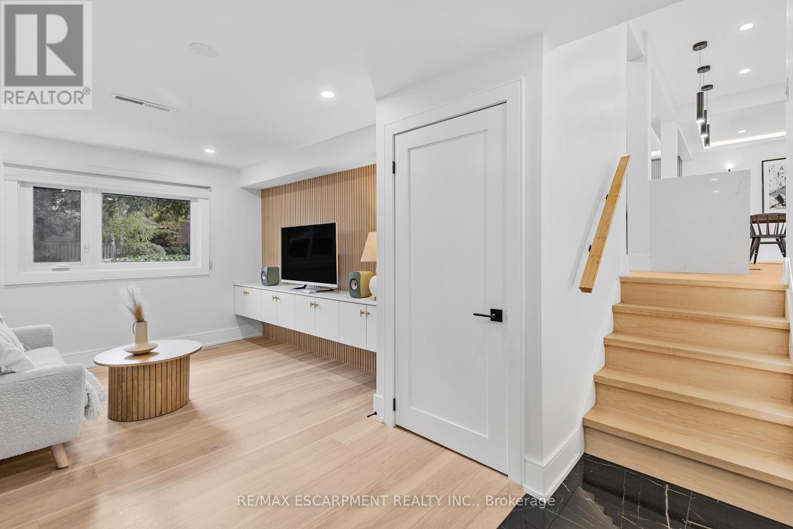 257 Strathcona Drive, Burlington, Ontario  L7L 2C9 - Photo 30 - W12616756