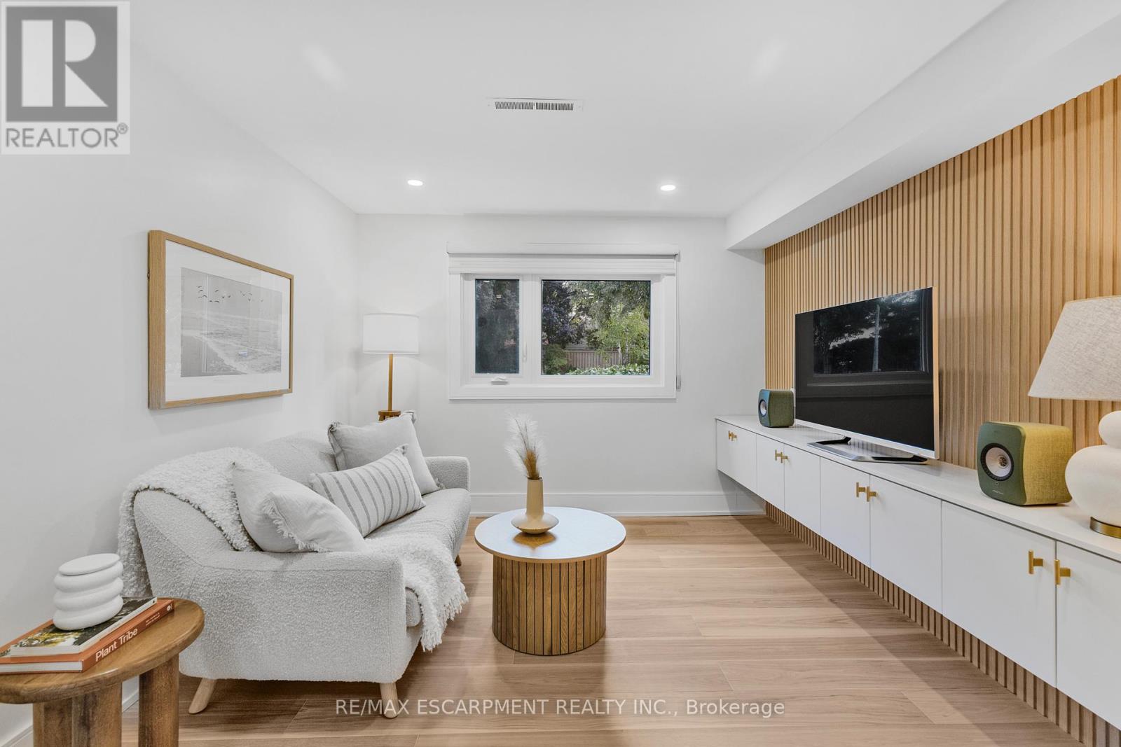 257 Strathcona Drive, Burlington, Ontario  L7L 2C9 - Photo 31 - W12616756