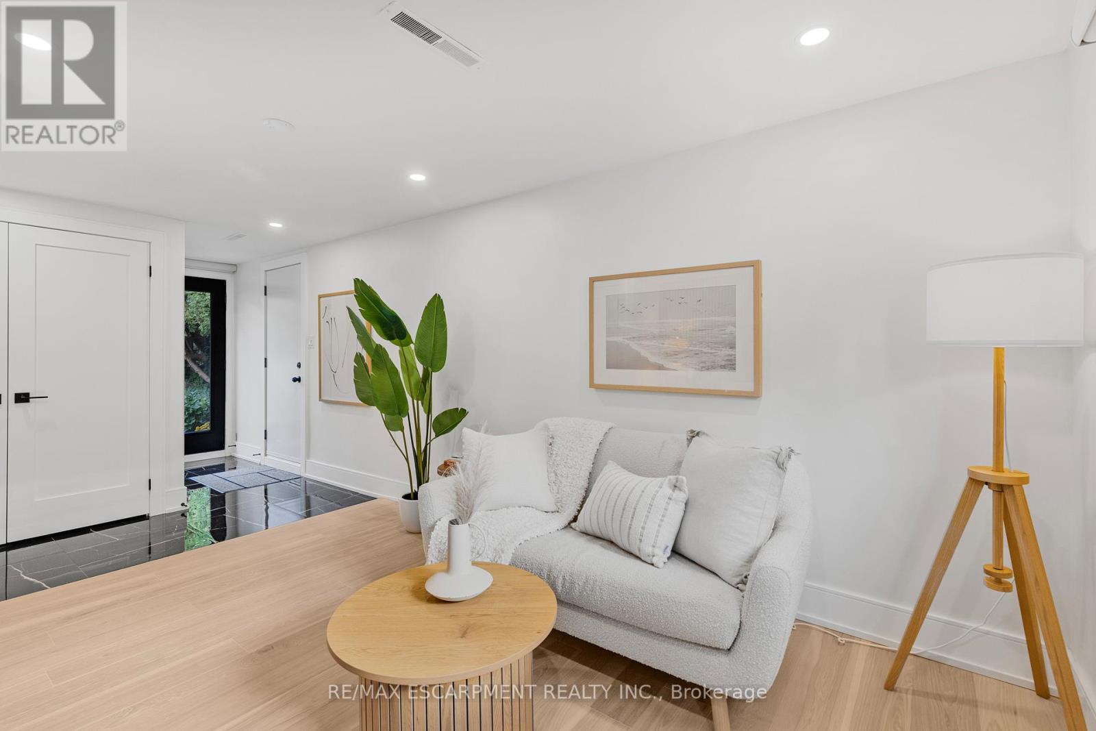 257 Strathcona Drive, Burlington, Ontario  L7L 2C9 - Photo 33 - W12616756